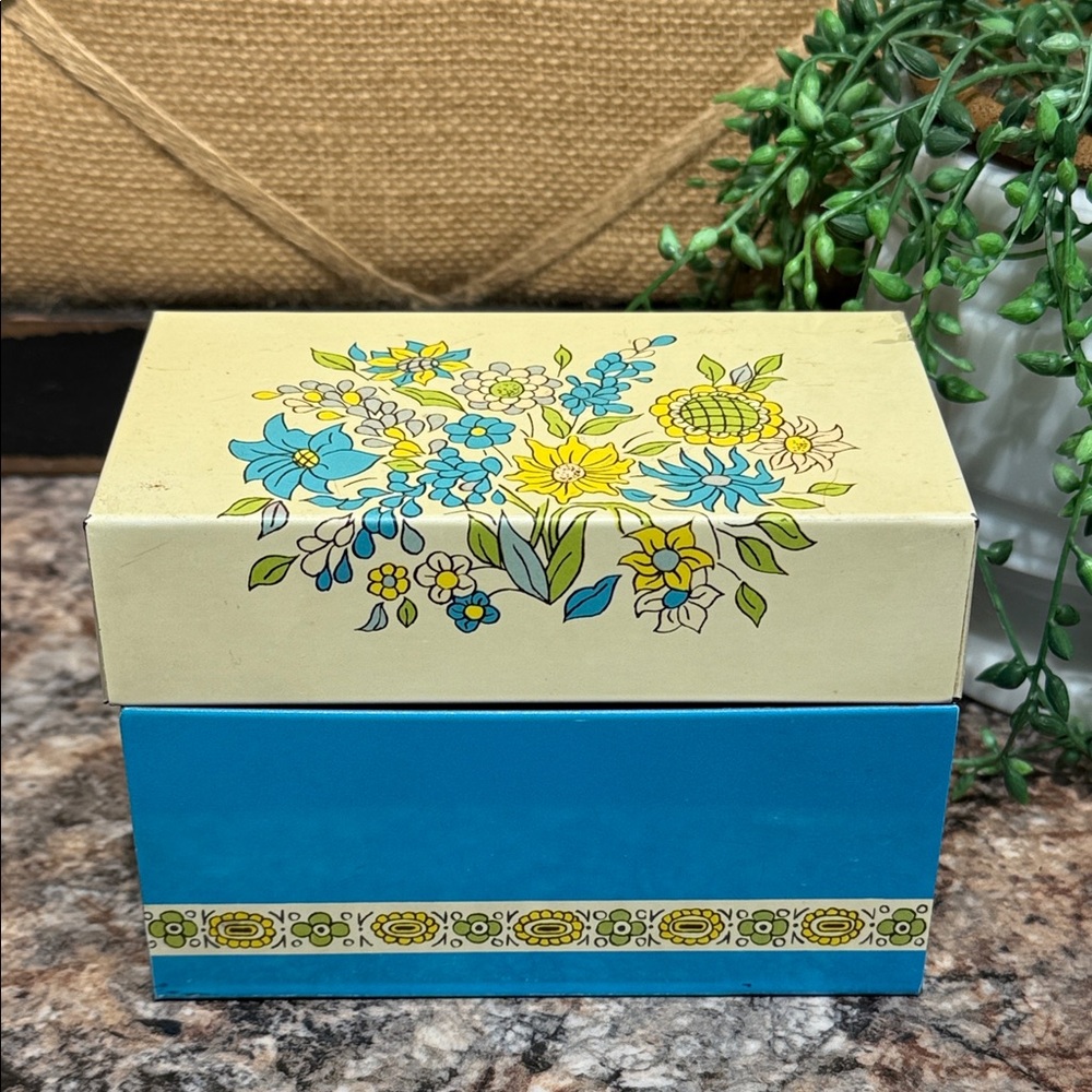 Vintage Recipe Box